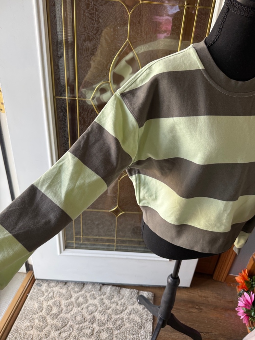 lululemon athletica Green and Grey/Sage Striped Cropped Sweatshirt - Picture 2 of 5